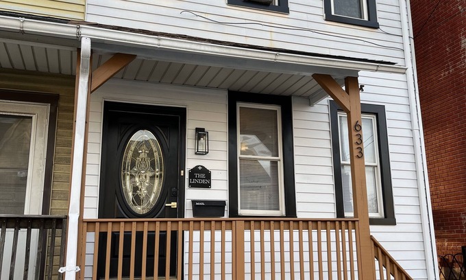 Bethlehem House | Charming 4 bedroom house right in downtown Bethlehem. Walkable to everything!