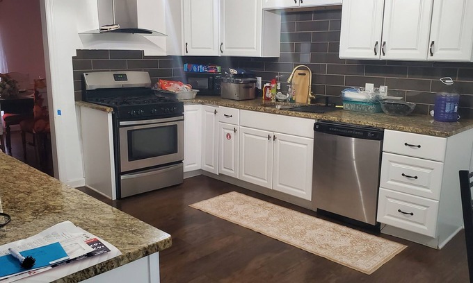 Charlotte House | Charming 4-bedroom house with AC and WiFi in marvelous Charlotte