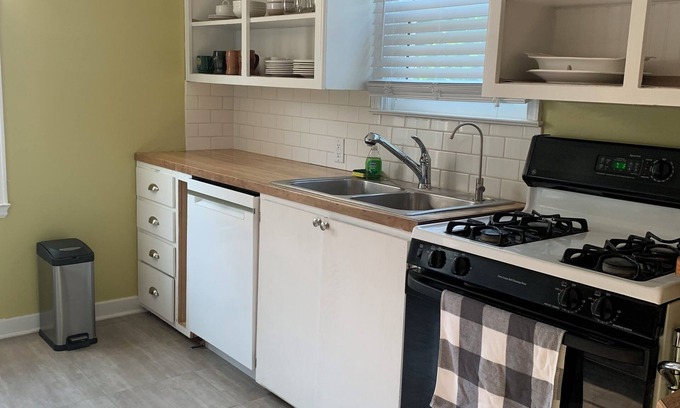 Spearfish House | Charming 4-bedroom house; Downtown,Creek walking/bikepaths are 2 blocks away.