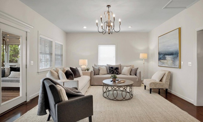 Franklin House | Charming 4-bedroom house with fully fenced yard, in fabulous Franklin