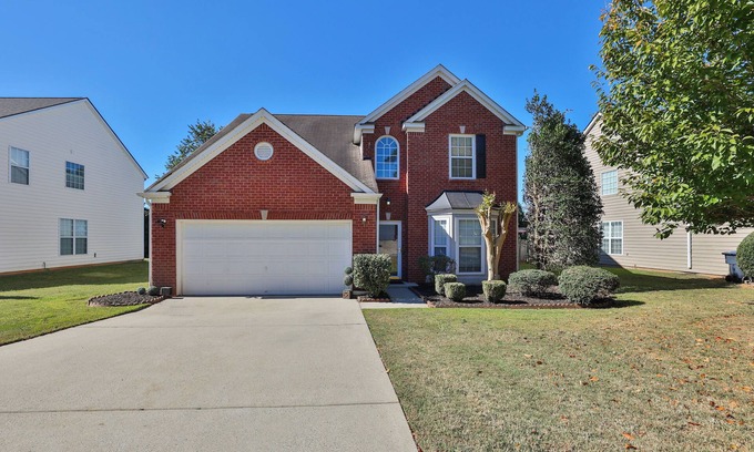 Marietta House | Charming 4-bedroom house Stylish Stay Minutes from The Battery + East Cobb Sport