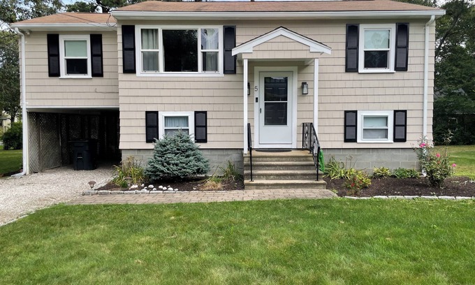 East Sandwich House | Charming 4-bedroom house with AC and WiFi in lovely Sandwich