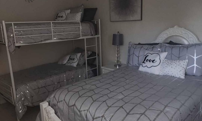 Baytown House | Charming 4-bedroom house with AC, WiFi in awesome Baytown.