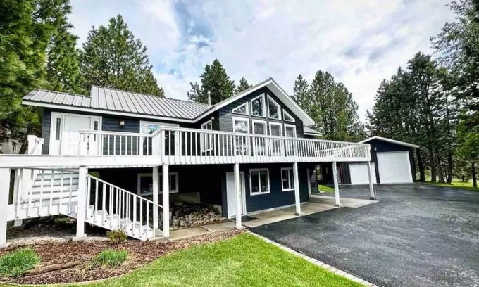 Cascade House | Charming 4-bedroom house with AC, WiFi in Cascade