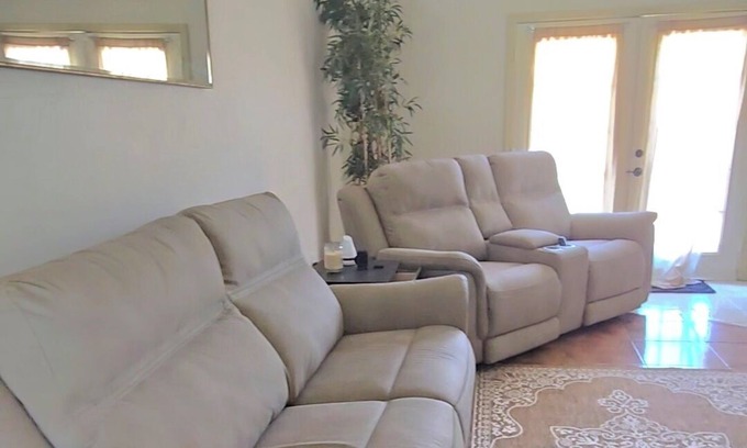 Crown Point House | Charming 4-bedroom house with AC and private fenced backyard in Marrero