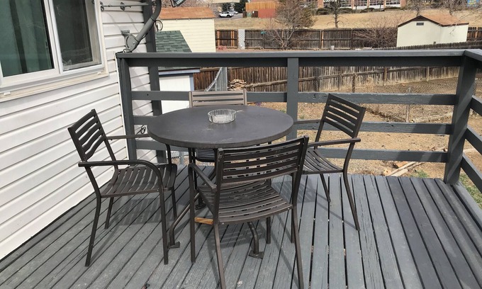 Aurora House | Charming 4-bedroom house with garage ,WiFi, AC in peaceful Aurora
