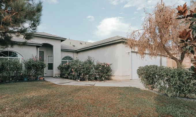 Madera House | Charming 4-bedroom house with WiFi, fitness room in welcoming Madera