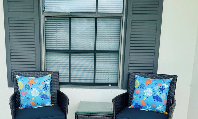 Orlando House | Charming 4-bedroom Pool house with WiFi, king bed, AC in lovely Orlando