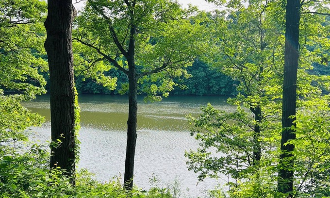 Minetto Cottage | Charming 4-bedroom, riverfront cottage in Oswego