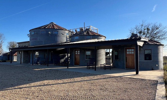 Temple Other | Charming 4-bedroom Silo house with WiFi, AC.