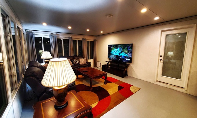 Valle Lindo House | Charming 4-bedroom house with WiFi and AC in tranquil Diamond Bar