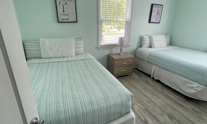 Margate City House | Charming 4 bedroom 2 full bath house with WiFi and AC in Margate City