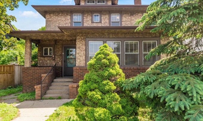 Northeast Minneapolis Arts District House | Charming 4-Bedroom, 2-Story Brick House in the Heart of NE Minneapolis