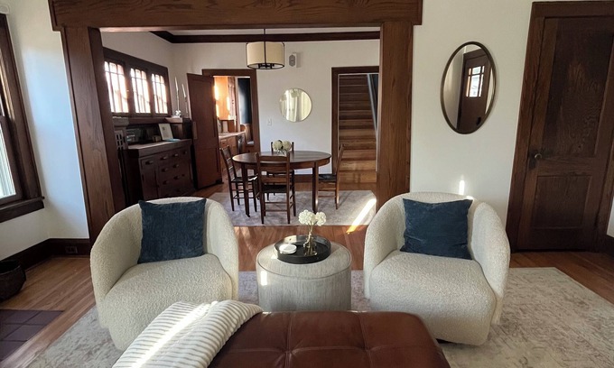Southwest Minneapolis House | Charming 4-Bedroom Minneapolis Retreat – Perfect for Your Getaway!