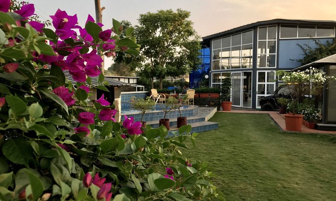 Javan Villa | Charming 4-bedroom villa with AC, fitness room in Javan