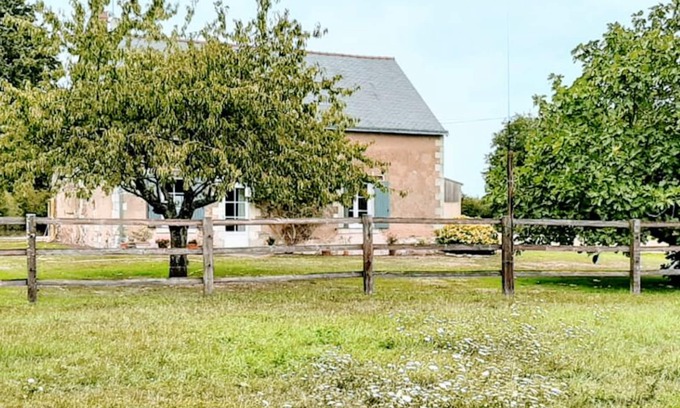 Feneu House | Charming 4* gîte in Anjou, surrounded by horses