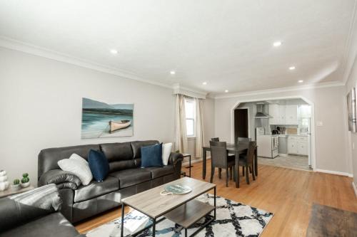 Barrie House | Charming 4BR Barrie Retreat with Backyard