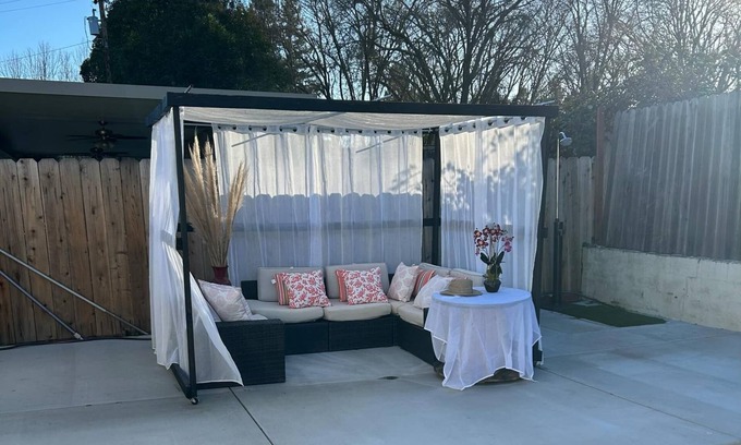 Browns Valley House | Charming 4BR Home with Pool in Napa Valley – Your Perfect Long-Term Retreat!