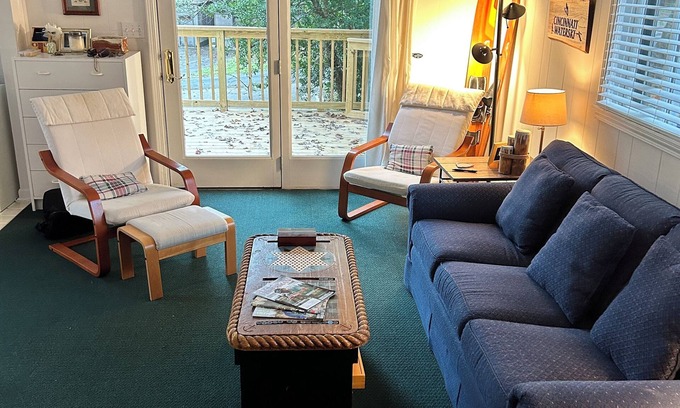 Jamestown House | Charming 5-bedroom/3-bath home with easy access to Lake Cumberland