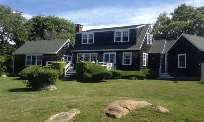 Weekapaug House | Charming 5 Bedroom Beach House Steps From Private Beaches