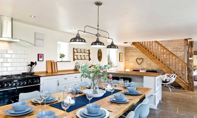 Monyash House | Charming 5 bedroom converted barn in Monyash, near to Bakewell.