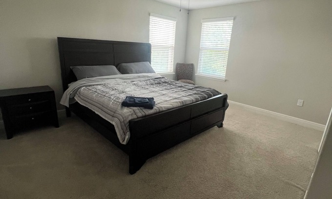 DeLand House | Charming 5-bedroom home away from home