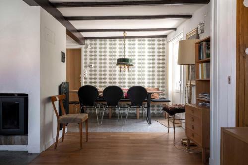 Innerstaden Apartment | Charming 5-Bedroom House in Central Visby with View