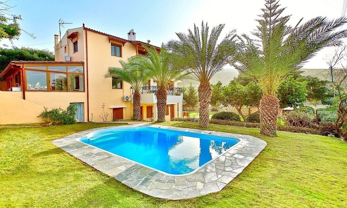 Karteros Villa | Charming 5-Bedroom Villa, Large Garden, Private Pool, Sea View - 800 m to a Sandy Beach in Karteros
