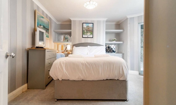 Ramsgate House | Charming 6 Bedrooms Townhouse Excellent Location