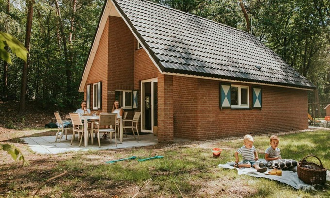 Beerze Cabin | Charming 6-person bungalow, suitable for all seasons.