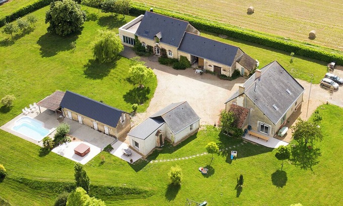 Pontigne Other | Charming 8-bedroom farmhouse with swimming pool for 30 people