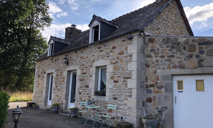 Carnoet Cottage | Charming 8-person penty with breathtaking views, 200 m from the village
