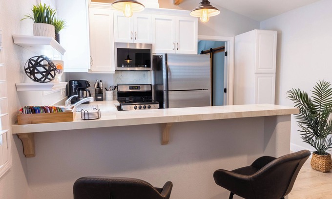 Brea House | Charming ADU in Brea with Private Yard & In-Unit Laundry - Your Ideal Retreat!