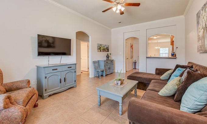 College Station House | Charming Aggieland getaway