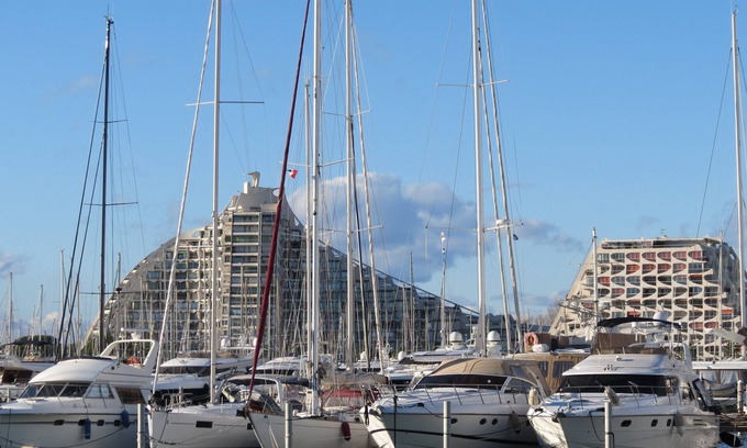 La Grande-Motte Apartment | Charming air-conditioned studio in town center 150m from the beach and 50 m from the port