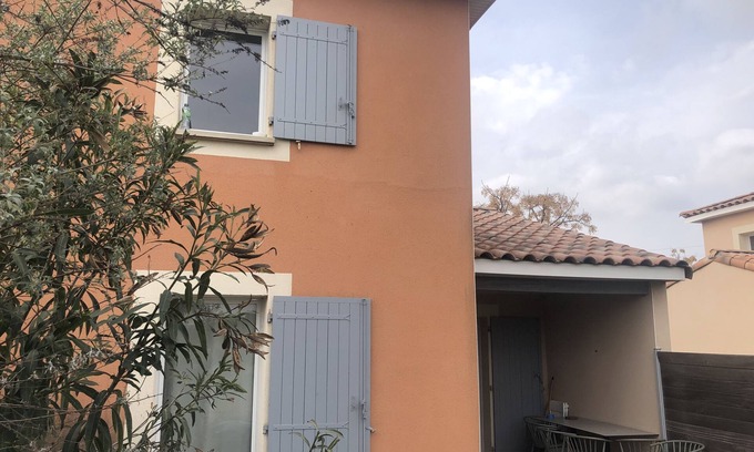 Fabregues Villa | Charming air-conditioned villa of 80m2 with jacuzzi 15min from the sea