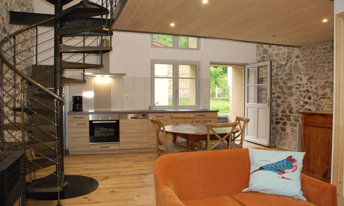 Chateldon Cottage | Charming and comfortable loft-style gîte* near Vichy for 4 to 5 people