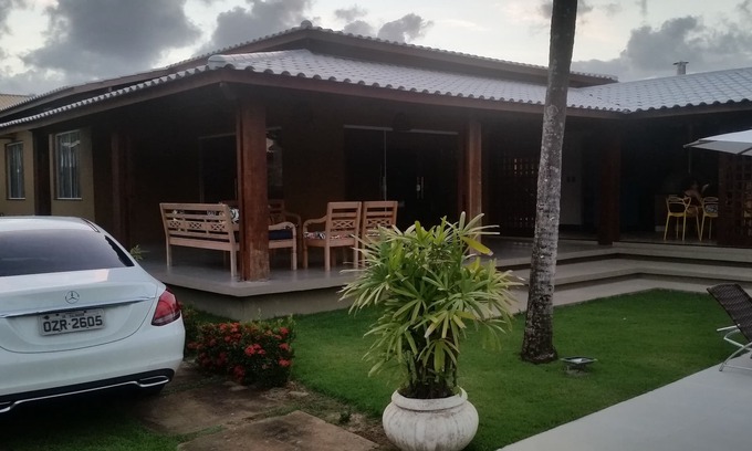 Itacimirim House | Charming and comfortable beach house with 4 suites, pool and 80mts from the beach