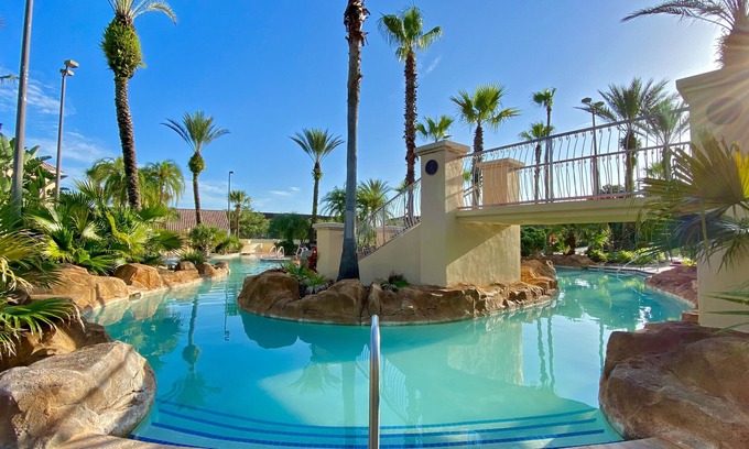 Wellington House | Charming and Comfy Townhouse at Regal Palms Resort, just 15 minutes from Disney