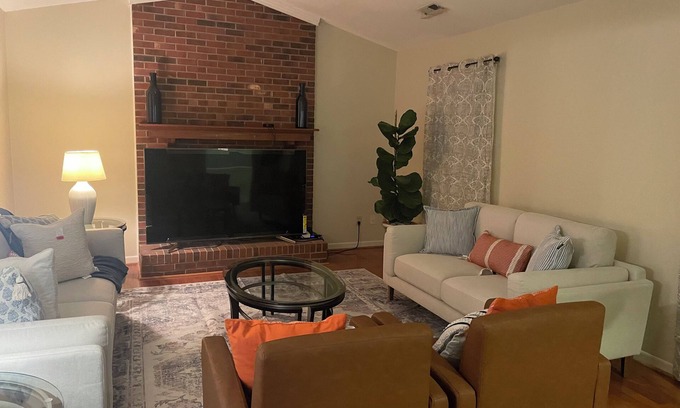 High Point House | Charming and cozy 3-bedroom house, 2 full bathrooms in High Point close to HPU