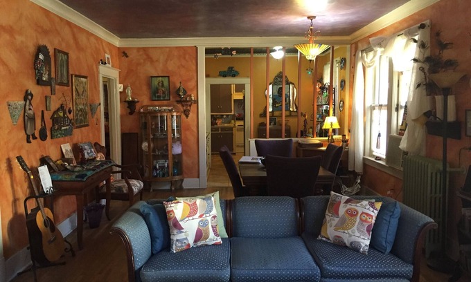 Vollintine-Evergreen House | Charming And Eclectic 1925 Bungalow