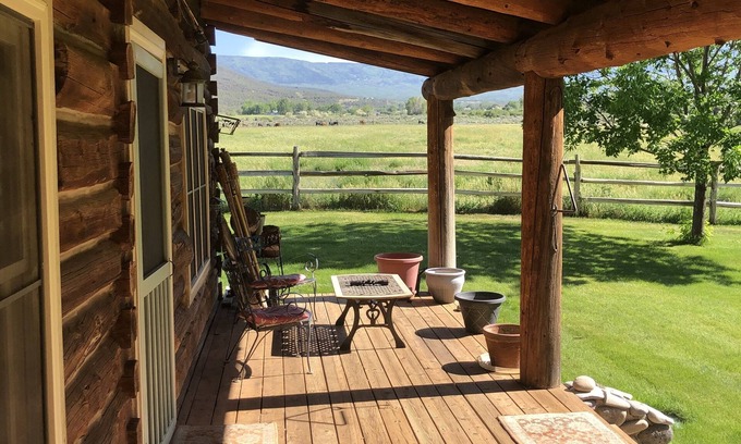 Mesa House | Charming and historic creek side cabin in Mesa Colorado