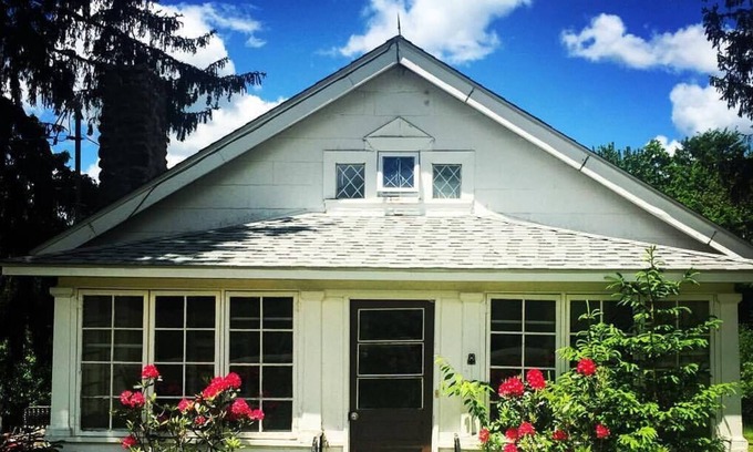 Cochecton Cottage | Charming and Idyllic Country Cottage