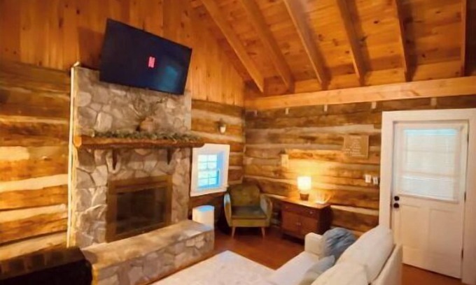 Piper Gap Cabin | Charming and modernized 1800's Creekside Cabin w/Hot Tub and 5 minutes to I-77