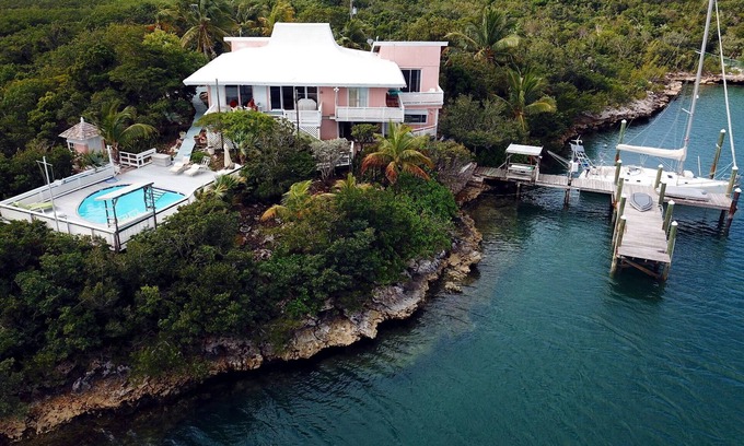 Great Harbour Cay House | Charming and Secluded Home on the Bay with Fresh Water Pool, Dock, Views.