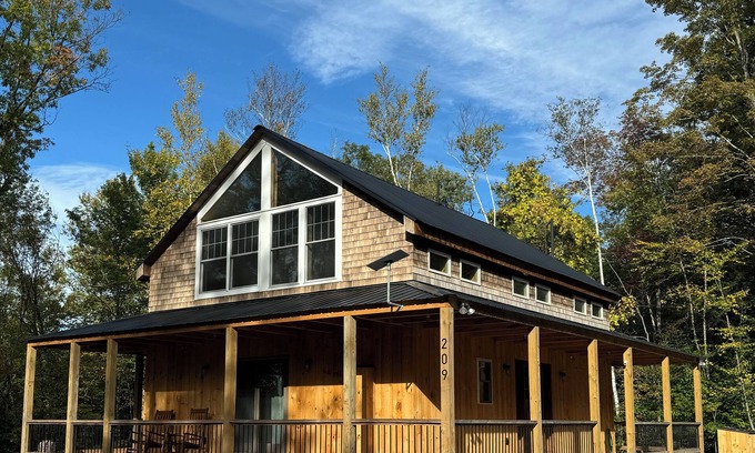 Townshend House | Charming and secluded 3-bedroom house in beautiful Townshend, Vermont with WiFi