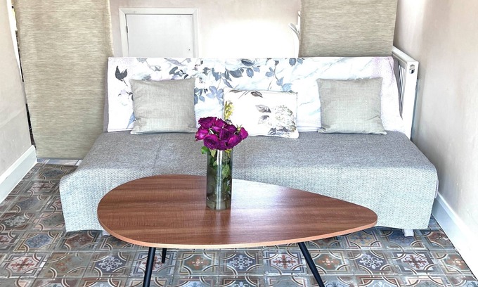 Kensal Green Apartment | Charming and Spacious Self Catering Studio in Kensal Green Close to Notting Hill