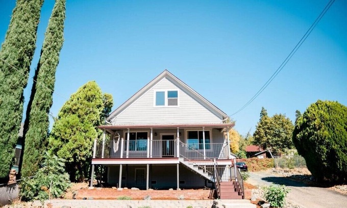 Grass Valley House | Charming and Updated Home Next to Downtown
