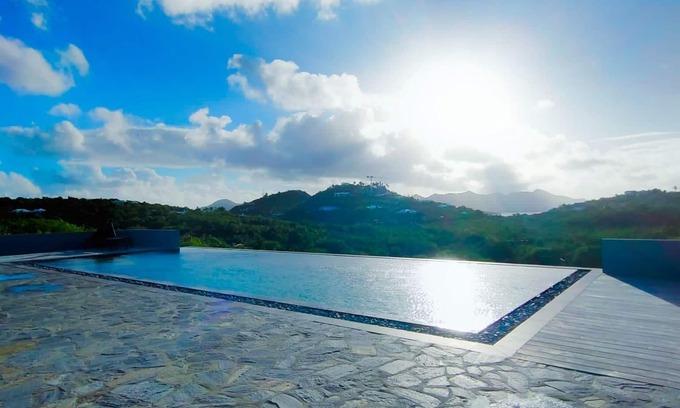 Les Terres Basses Apartment | Charming apartment with pool and gym