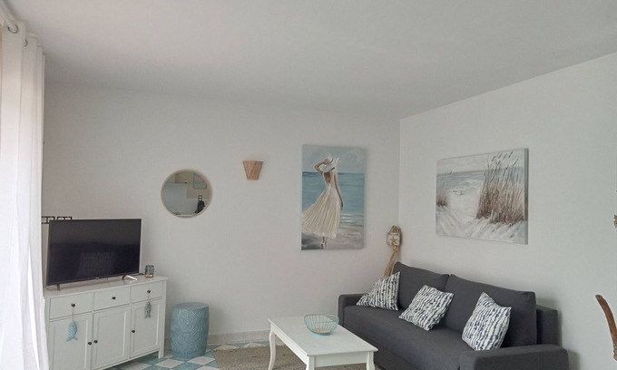 Salles-d'Aude Apartment | Charming apartment in a villa in the heart of La Clape